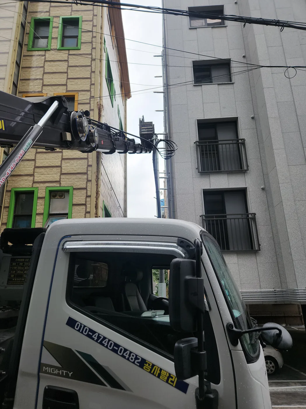 건물 사이 진입 현장