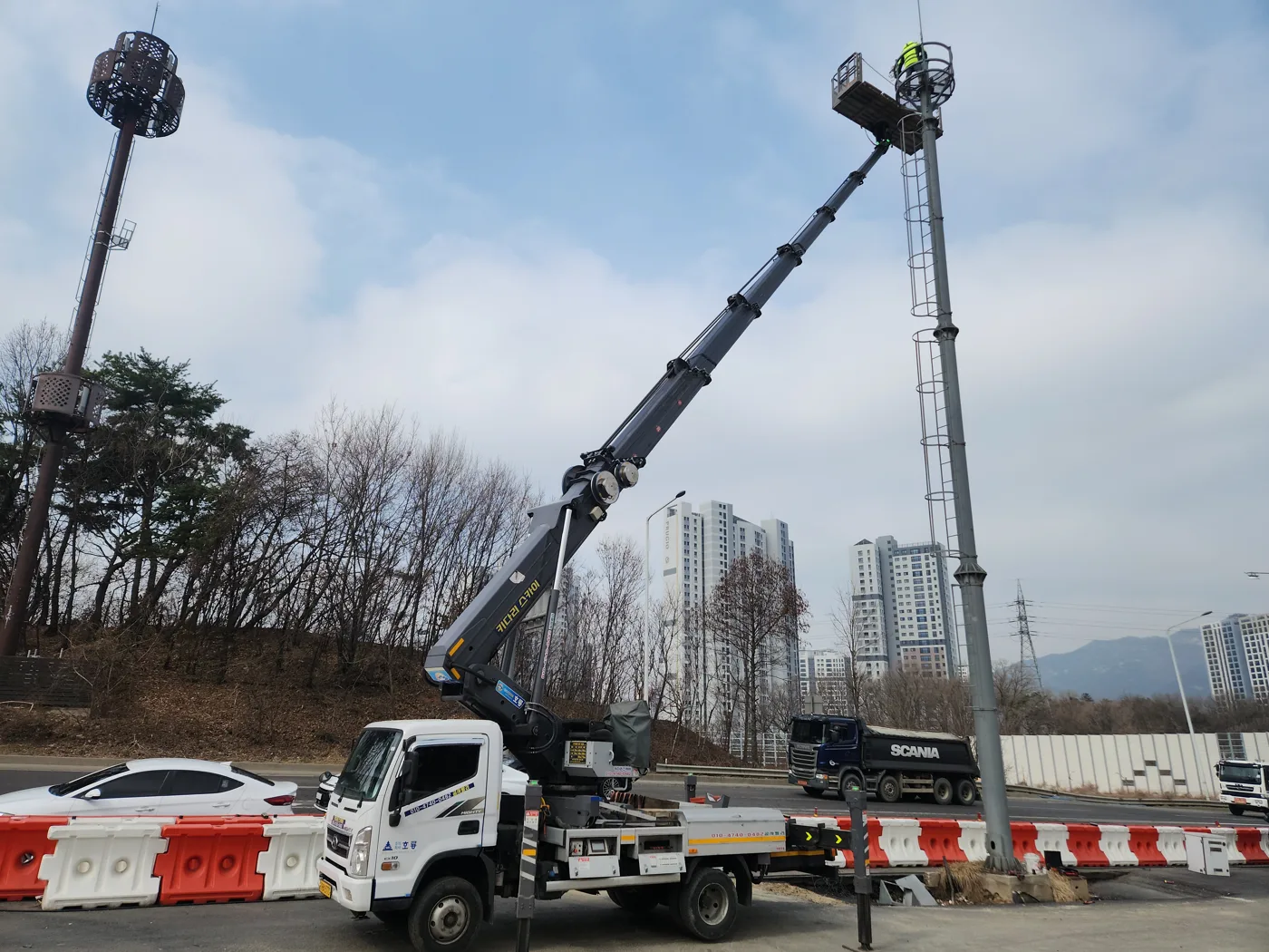 조명탑 주변 현장