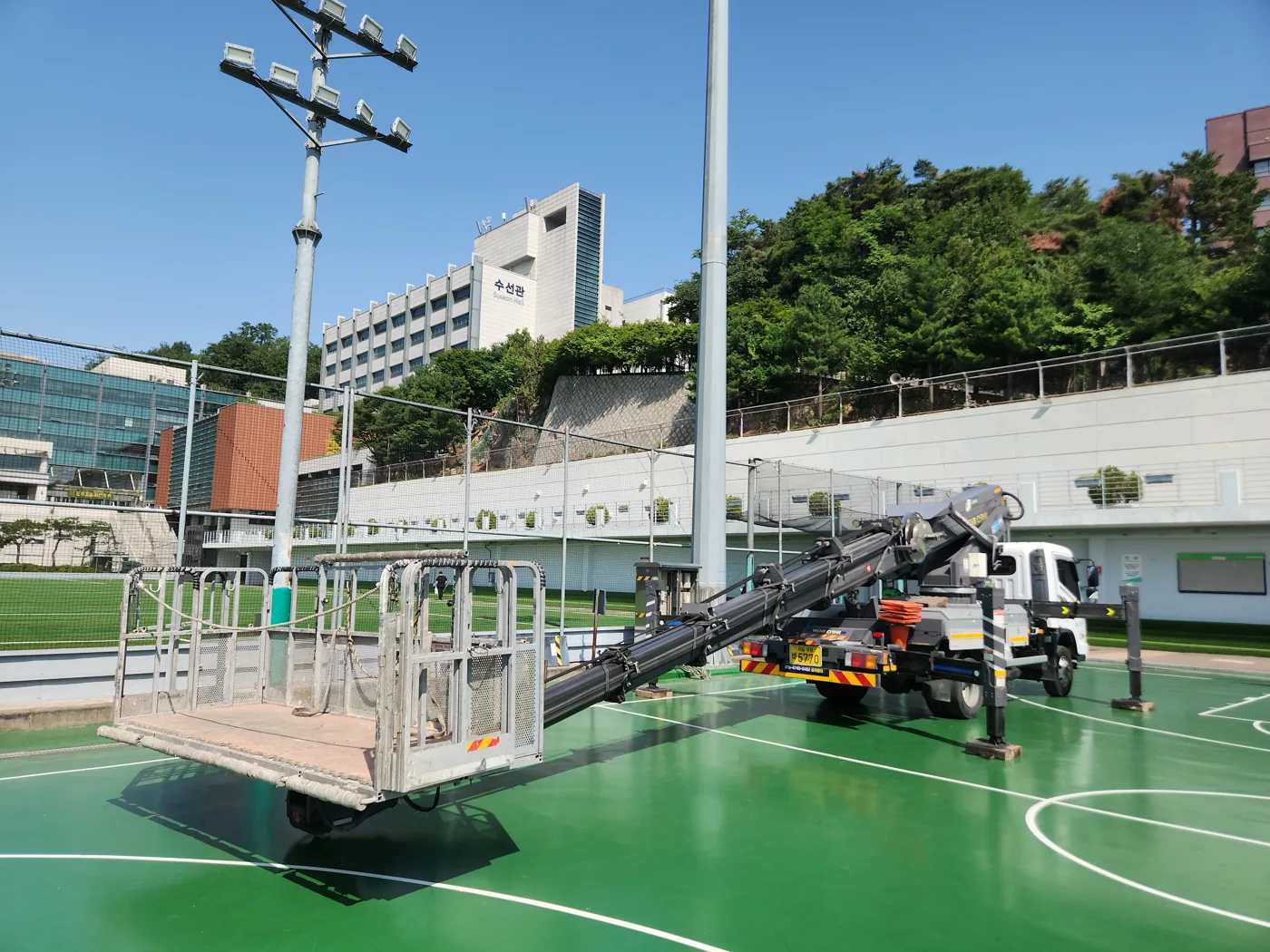 조명탑 주변 현장